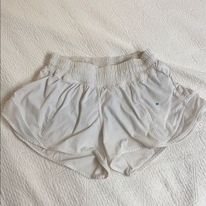 Lululemon Hotty Hot Short II 2.5”